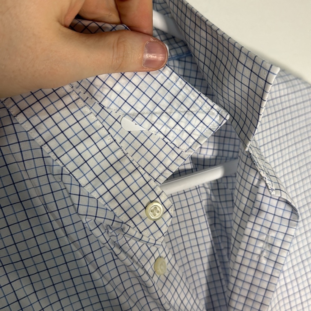 Banana Republic Men's medium Blue Checkered  Cotton button up dress shirt - Picture 6 of 8